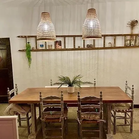 Chez Luis Et David Nyaraló